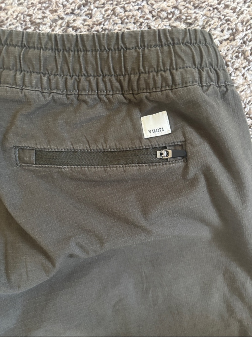Vuori Olive Ripstop Cropped Pants - Picture 6 of 8